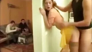 شیطان کی فلم سے پریفیکٹ جیسی لی اور راکی ​​ایمرسن کے ساتھ بلی چاٹنا