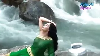 بریزرز سے خوبصورت ہارلے جیڈ کے ساتھ فحش رقص