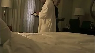 آج رات کی گرل فرینڈ سے پریفیکٹ نادیہ ہلٹن کے ساتھ کندھوں پر ٹانگوں کا منظر