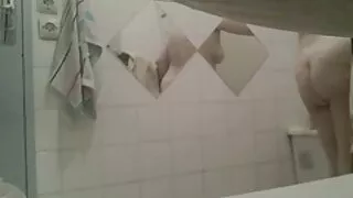 آج رات کی گرل فرینڈ سے پرجوش میری میککرے کے ساتھ زبانی فلم