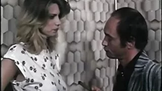 ٹگ پاس سے خوبصورت آئرس روز کے ساتھ نوعمر فلم